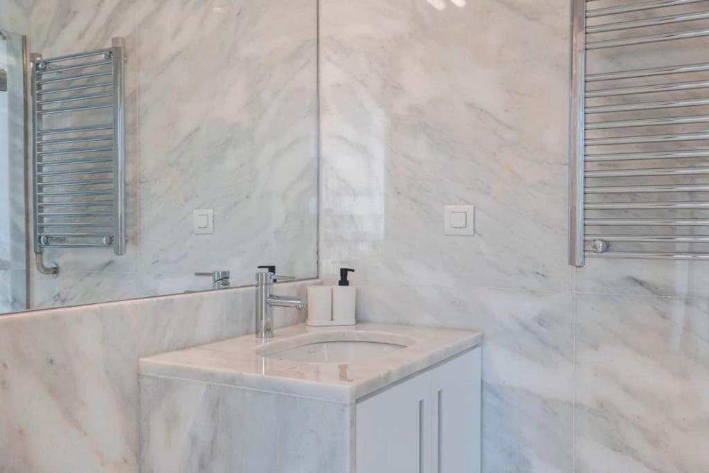 Campolide 2 Bedroom Delight By Innkeeper Lisbon Bagian luar foto