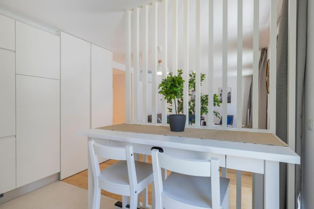 Campolide 2 Bedroom Delight By Innkeeper Lisbon Bagian luar foto