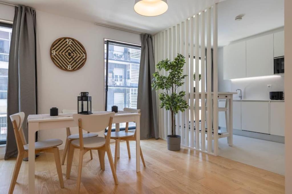 Campolide 2 Bedroom Delight By Innkeeper Lisbon Bagian luar foto